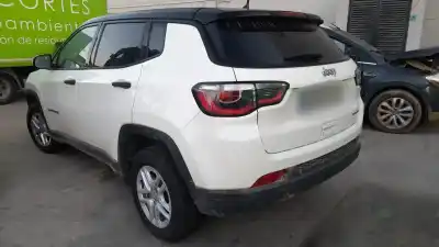 Véhicule à la ferraille jeep compass (mp) 55263624 de l'année 2011 alimenté 55263624