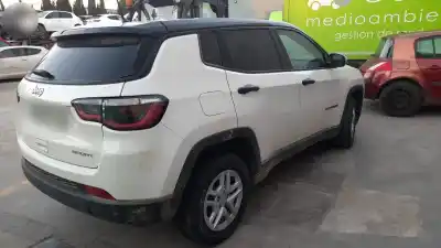 Véhicule à la ferraille jeep compass (mp) 55263624 de l'année 2011 alimenté 55263624