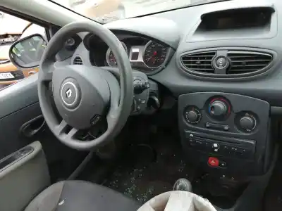 Verschrottungsfahrzeug renault clio iii d4f740 des jahres 2011 angetrieben d4f740