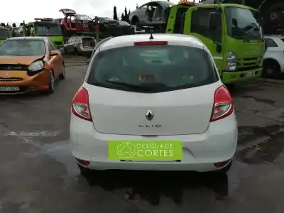 Verschrottungsfahrzeug renault clio iii d4f740 des jahres 2011 angetrieben d4f740