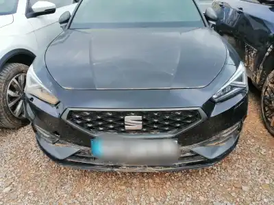 Veicolo di demolizione seat leon (kl1) dfya dell'anno 2021 alimentato dfya