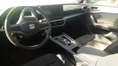 Veicolo di demolizione seat leon (kl1) dfya dell'anno 2021 alimentato dfya