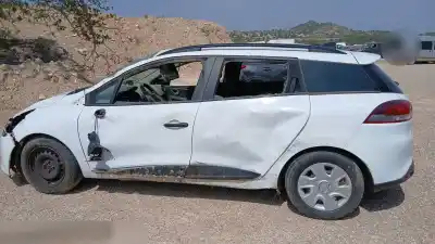 Veicolo di demolizione RENAULT CLIO IV GRANDTOUR D4F740 dell'anno 2014 alimentato D4F740