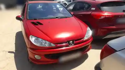 Veicolo di demolizione PEUGEOT 206 SW  dell'anno 2004 alimentato 8HX