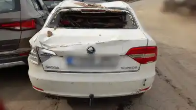 Здавання транспортного засобу skoda superb ii (3t4) 2.0 tdi 16v року 2015 потужний cffb