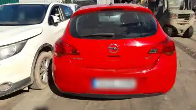 Véhicule à la ferraille opel astra j berlina 5p d-a17dtr de l'année 2010 alimenté a17dtr
