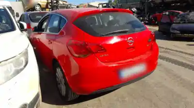 Véhicule à la ferraille opel astra j berlina 5p d-a17dtr de l'année 2010 alimenté a17dtr