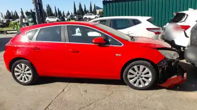 Véhicule à la ferraille opel astra j berlina 5p d-a17dtr de l'année 2010 alimenté a17dtr