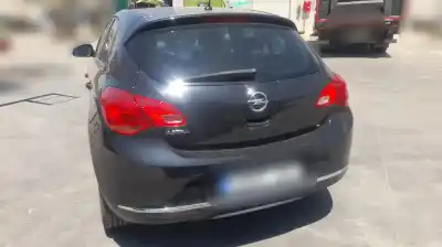 Véhicule à la ferraille opel astra j berlina 5p b16xer de l'année 2015 alimenté b16xer