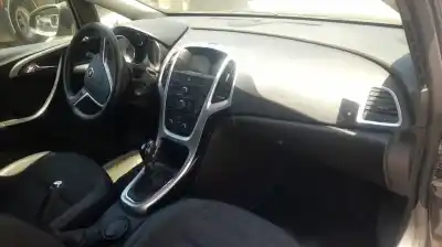 Véhicule à la ferraille opel astra j berlina 5p b16xer de l'année 2015 alimenté b16xer