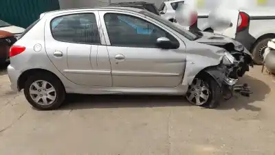 Hurda Aracı PEUGEOT 206+  Yılın 2011 güçlü 8H01