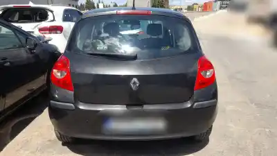 Véhicule à la ferraille renault clio iii k9k766 de l'année 2008 alimenté k9k766