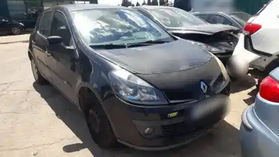 Véhicule à la ferraille renault clio iii k9k766 de l'année 2008 alimenté k9k766