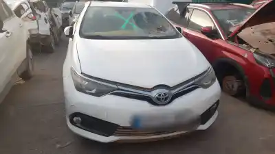 Veicolo di demolizione toyota auris (e18) 2zrfxe dell'anno 2015 alimentato 2zrfxe