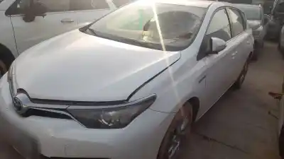 Veicolo di demolizione toyota auris (e18) 2zrfxe dell'anno 2015 alimentato 2zrfxe