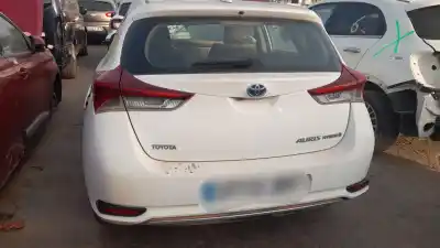 Veicolo di demolizione toyota auris (e18) 2zrfxe dell'anno 2015 alimentato 2zrfxe