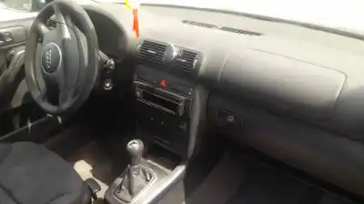 Veículo de Sucata audi a3 (8l1) 1.9 tdi do ano 2003 alimentado axr