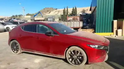 Veículo de Sucata mazda 3 berlina (bp) hfy7 do ano 2023 alimentado hfy7