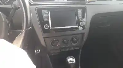 Veicolo di demolizione skoda rapid spaceback (nh) cjzc dell'anno 2016 alimentato cjzc