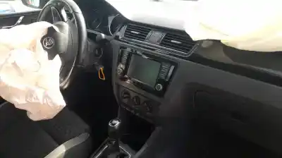 Veicolo di demolizione skoda rapid spaceback (nh) cjzc dell'anno 2016 alimentato cjzc