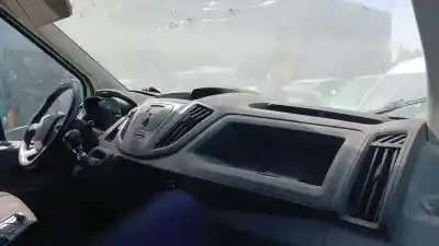 Здавання транспортного засобу ford transit combi (ttg) cyrb року 2015 потужний cyrb