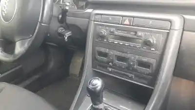 Scrapping Vehicle audi a4 b6 (8e2) 1.9 tdi of the year 2001 powered awx