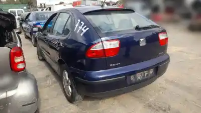 Здавання транспортного засобу seat leon (1m1) 1.6 16 v року 2001 потужний aus