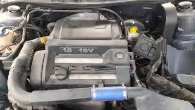 Здавання транспортного засобу seat leon (1m1) 1.6 16 v року 2001 потужний aus