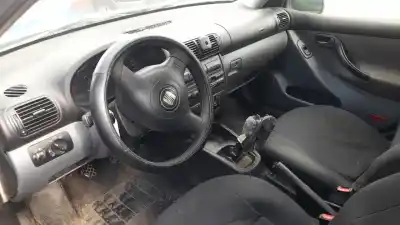 Здавання транспортного засобу seat leon (1m1) 1.6 16 v року 2001 потужний aus