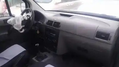 Здавання транспортного засобу ford transit connect (tc7) d-hcpa року 2005 потужний hcpa