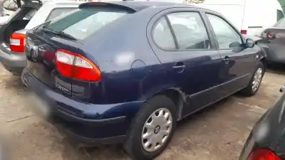 Здавання транспортного засобу seat leon (1m1) 1.6 16 v року 2001 потужний azd