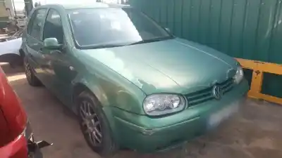 Veicolo di demolizione VOLKSWAGEN GOLF IV BERLINA (1J1)  dell'anno 2000 alimentato AUY