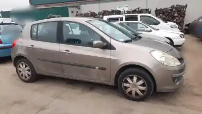 Veicolo di demolizione renault clio iii d4f784 dell'anno 2009 alimentato d4f784