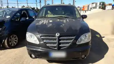 Véhicule à la ferraille ssangyong rodius d/d27dt de l'année 2005 alimenté d27dt