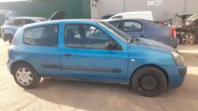 Veículo de Sucata renault clio ii fase ii (b/cb0) k9k704 do ano 2003 alimentado k9k704