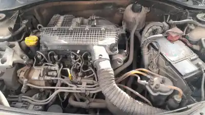 Veículo de Sucata renault clio ii fase ii (b/cb0) k9k704 do ano 2003 alimentado k9k704