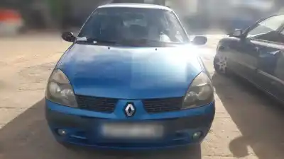 Veículo de Sucata renault clio ii fase ii (b/cb0) k9k704 do ano 2003 alimentado k9k704