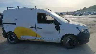 Vehicul casat renault express k9k876 al anului 2024 alimentat k9k876