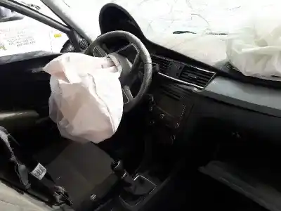 Vehicul casat seat toledo (kg3) reference al anului 2015 alimentat cay