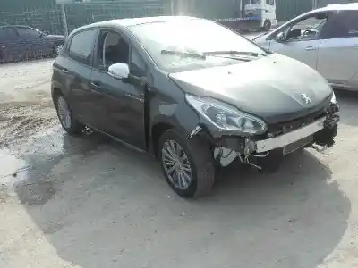 Veículo de Sucata PEUGEOT 208 1.2 12V VTi do ano 2017 alimentado 
