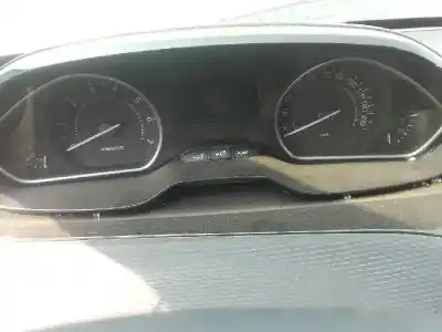 Veicolo di demolizione peugeot 208 1.2 12v vti dell'anno 2017 alimentato 