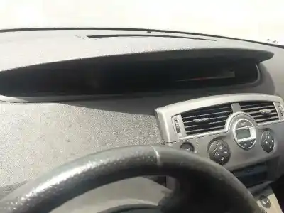 Veicolo di demolizione renault scenic ii authentique dell'anno 2006 alimentato k9k p7