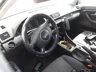 Veículo de Sucata audi a4 berlina (8e) 1.9 tdi (96kw) do ano 2004 alimentado awx