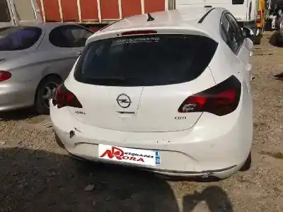 Veículo de Sucata opel astra j lim. 1.7 16v cdti do ano 2014 alimentado extranjero