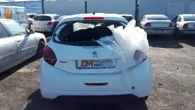 Veicolo di demolizione peugeot 208 style dell'anno 2015 alimentato 