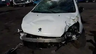 Veicolo di demolizione peugeot 208 style dell'anno 2015 alimentato 