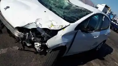 Veicolo di demolizione peugeot 208 style dell'anno 2015 alimentato 