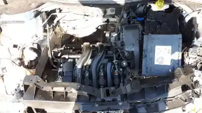 Veicolo di demolizione peugeot 208 style dell'anno 2015 alimentato 