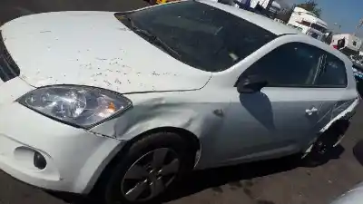 Sloopvoertuig kia pro_cee´d 1.6 crdi van het jaar 2010 aangedreven d4fb-w