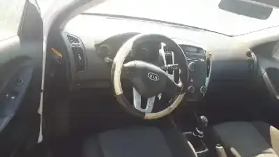 Sloopvoertuig kia pro_cee´d 1.6 crdi van het jaar 2010 aangedreven d4fb-w